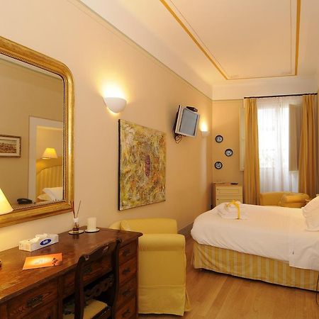 Bed and Breakfast A Palazzo Busdraghi Residenza D'Epoca Lucca Exterior foto