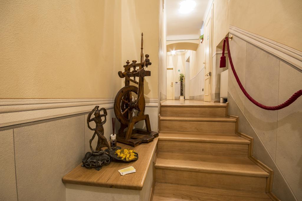 Bed and Breakfast A Palazzo Busdraghi Residenza D'Epoca Lucca Exterior foto