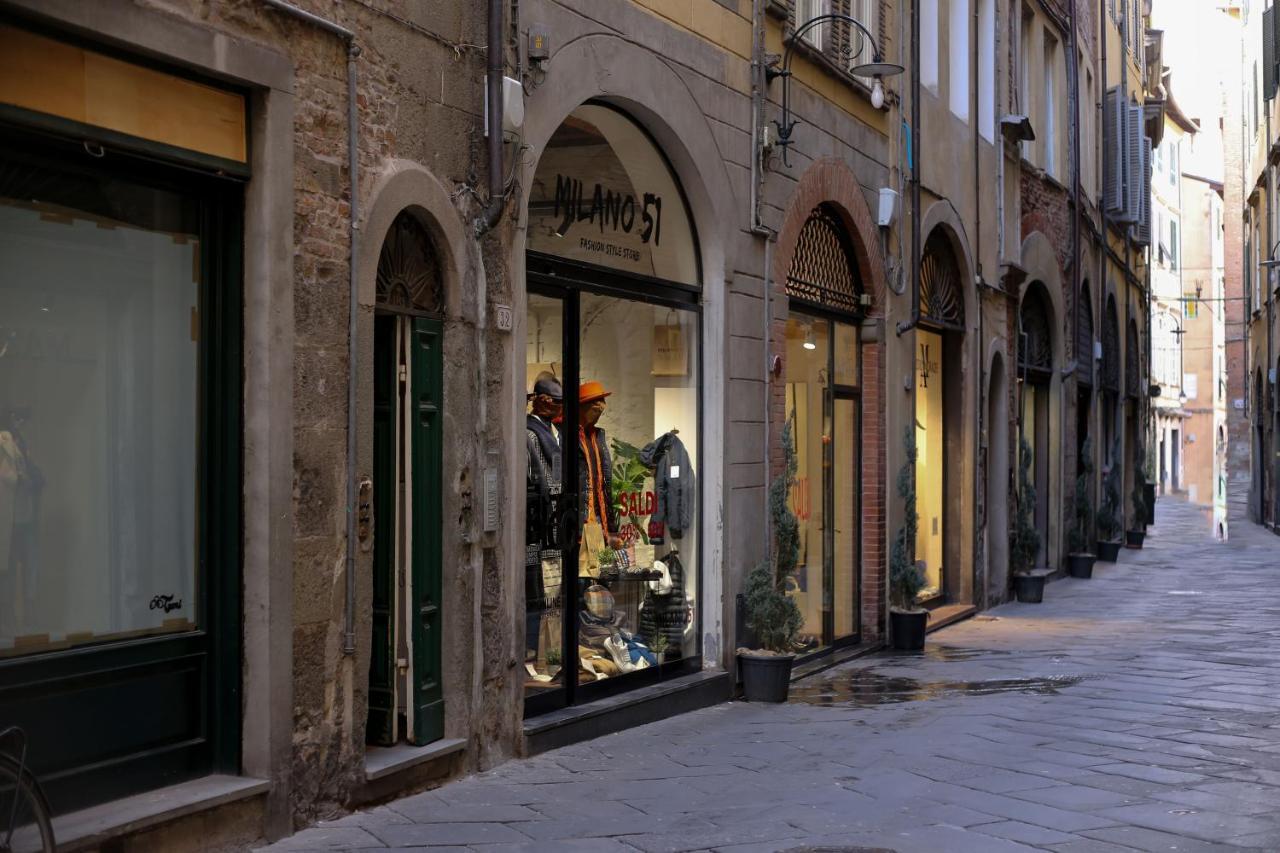 Bed and Breakfast A Palazzo Busdraghi Residenza D'Epoca Lucca Exterior foto