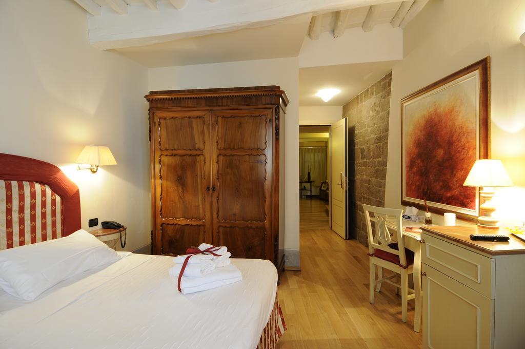 Bed and Breakfast A Palazzo Busdraghi Residenza D'Epoca Lucca Exterior foto