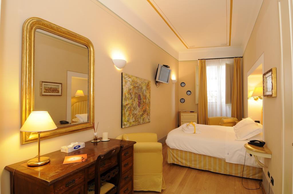 Bed and Breakfast A Palazzo Busdraghi Residenza D'Epoca Lucca Exterior foto