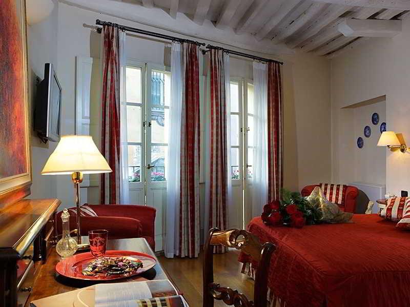 Bed and Breakfast A Palazzo Busdraghi Residenza D'Epoca Lucca Zimmer foto