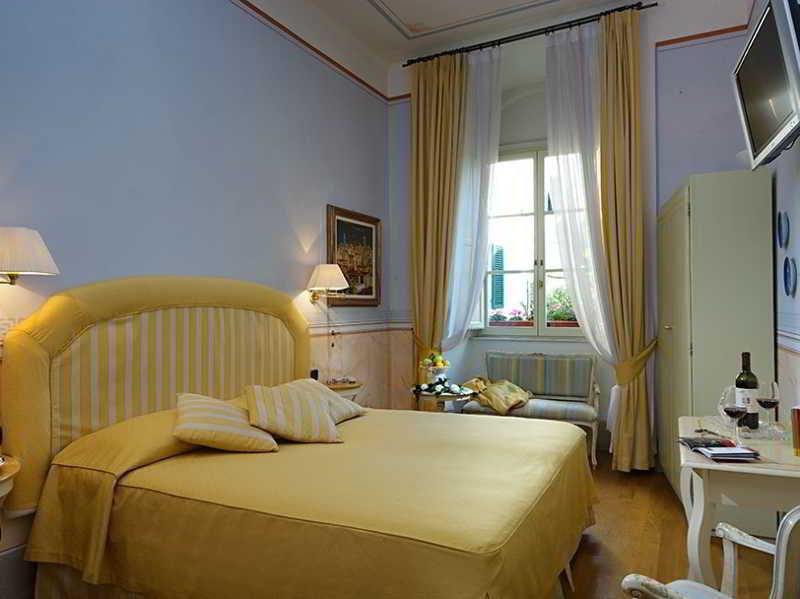 Bed and Breakfast A Palazzo Busdraghi Residenza D'Epoca Lucca Exterior foto
