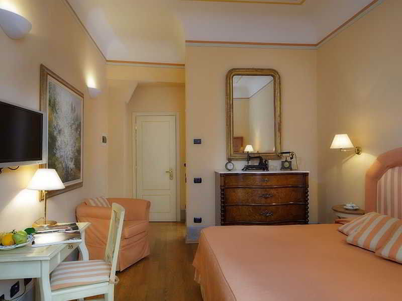 Bed and Breakfast A Palazzo Busdraghi Residenza D'Epoca Lucca Exterior foto