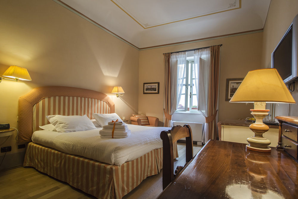 Bed and Breakfast A Palazzo Busdraghi Residenza D'Epoca Lucca Exterior foto