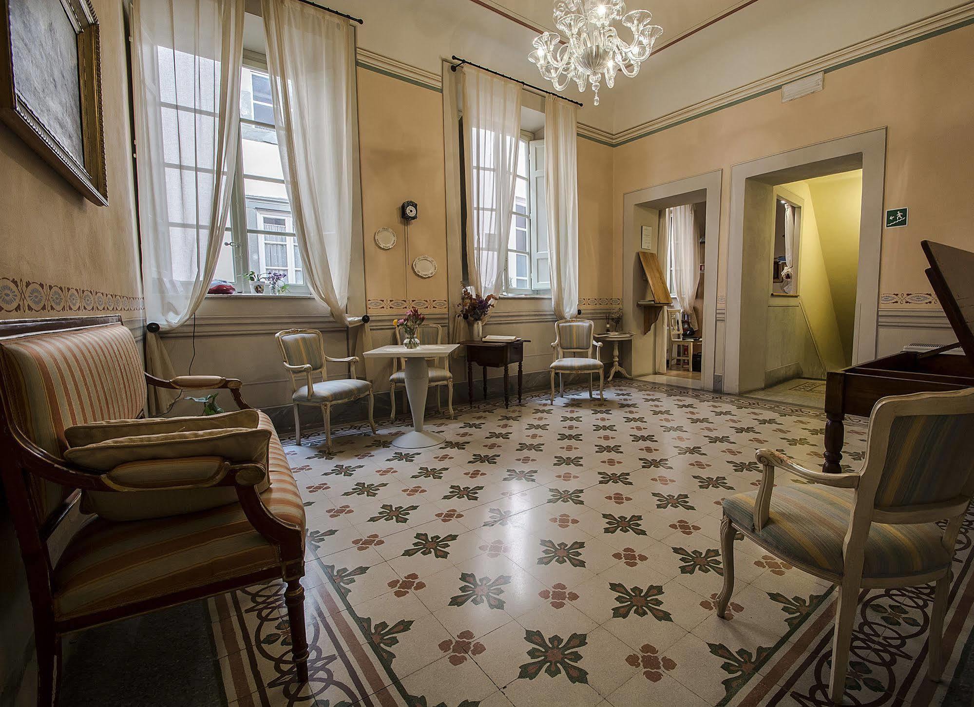 Bed and Breakfast A Palazzo Busdraghi Residenza D'Epoca Lucca Exterior foto