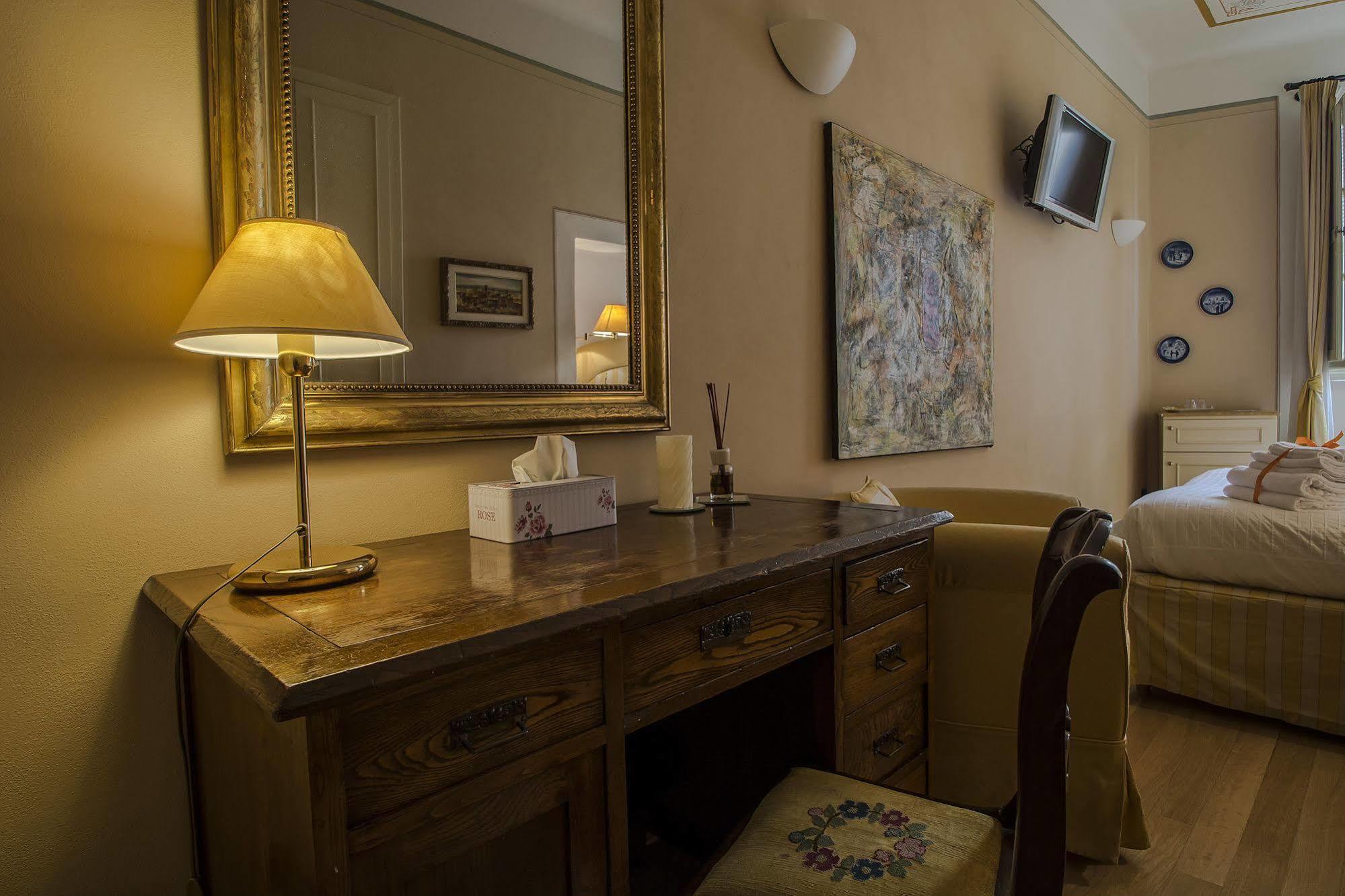 Bed and Breakfast A Palazzo Busdraghi Residenza D'Epoca Lucca Exterior foto