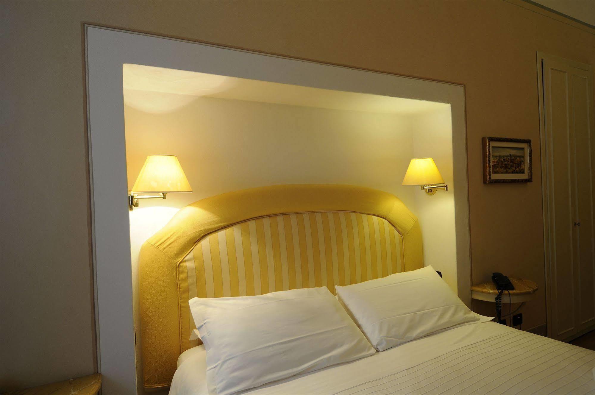 Bed and Breakfast A Palazzo Busdraghi Residenza D'Epoca Lucca Exterior foto