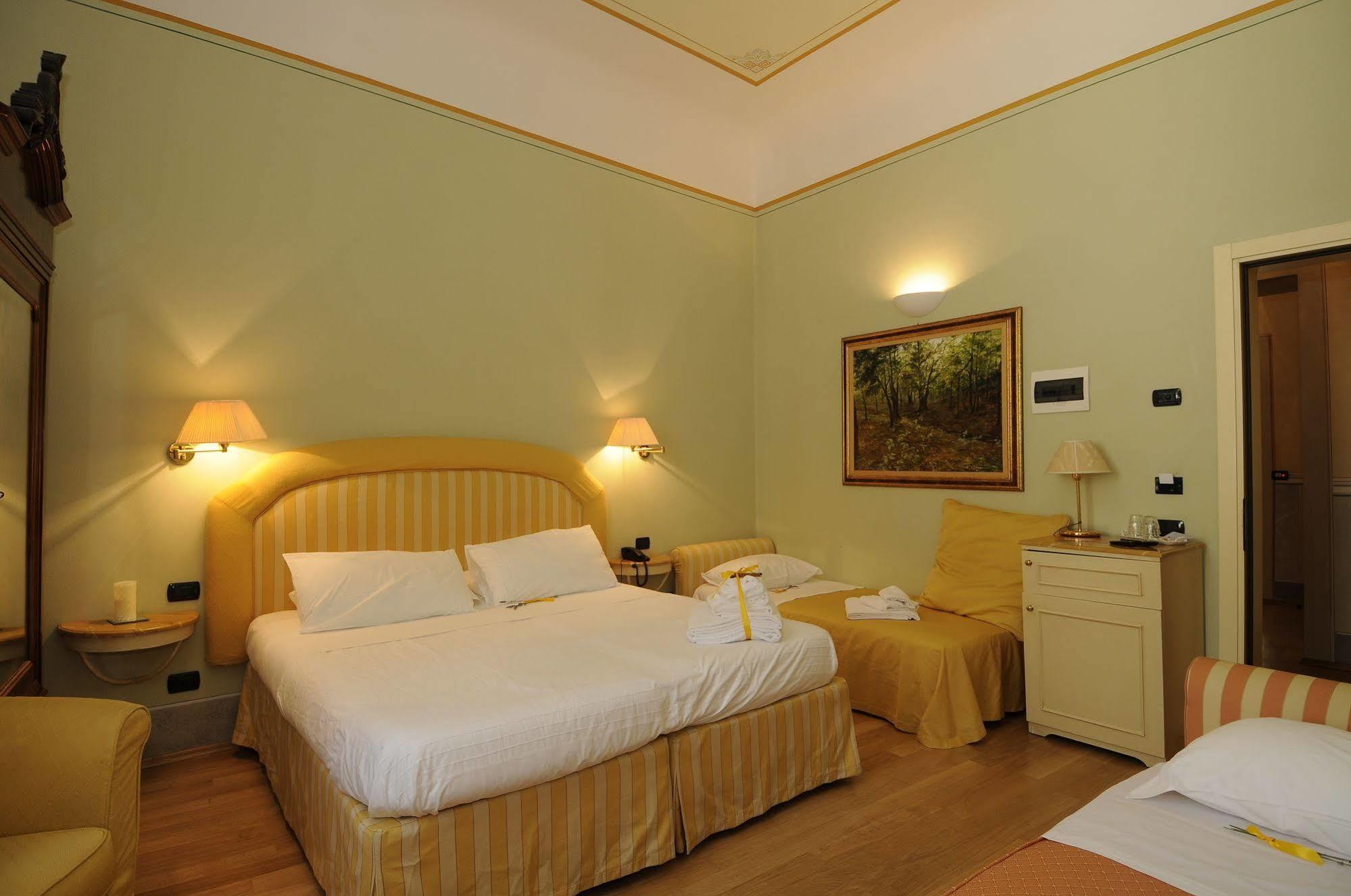 Bed and Breakfast A Palazzo Busdraghi Residenza D'Epoca Lucca Exterior foto