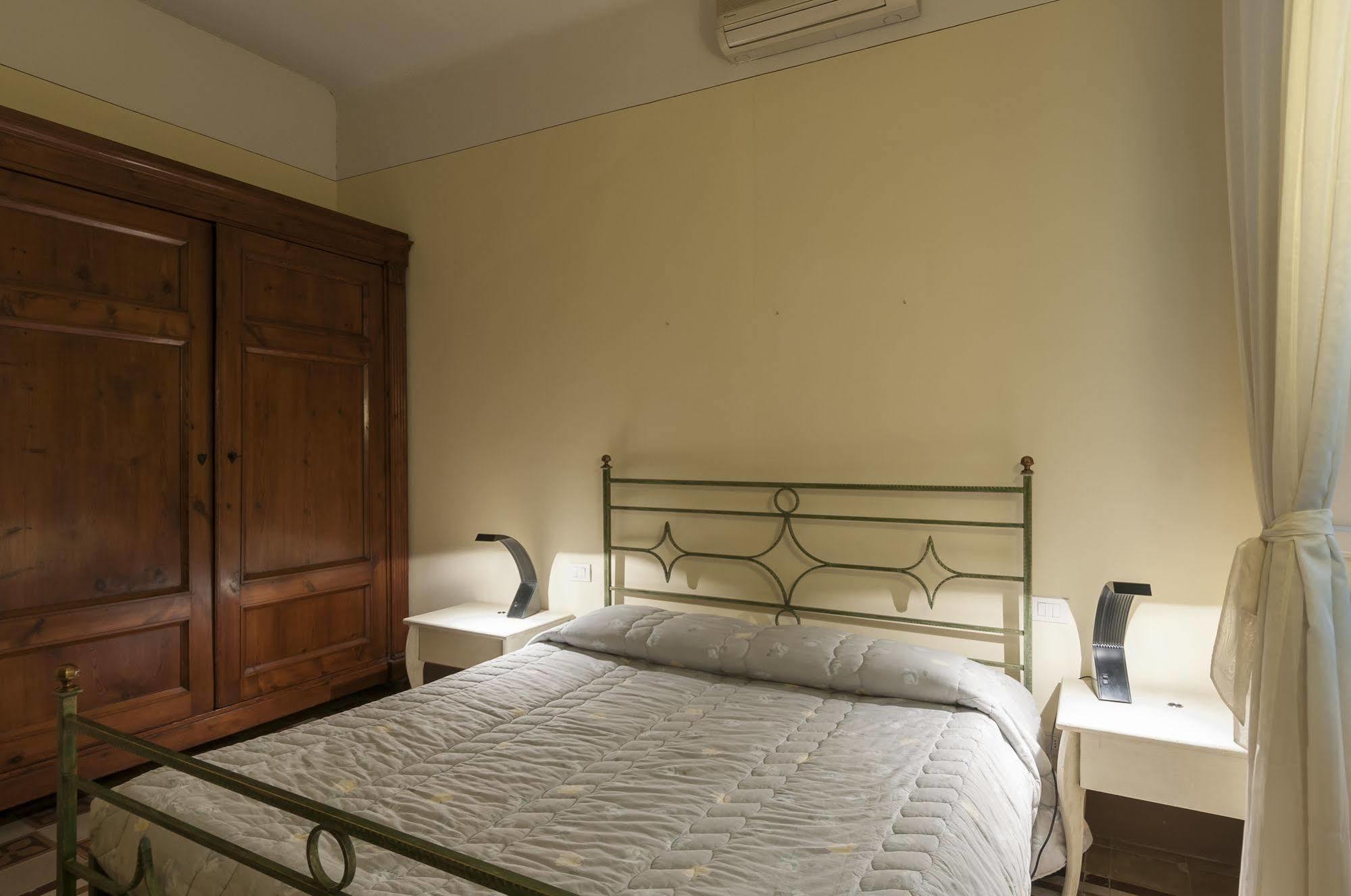 Bed and Breakfast A Palazzo Busdraghi Residenza D'Epoca Lucca Exterior foto